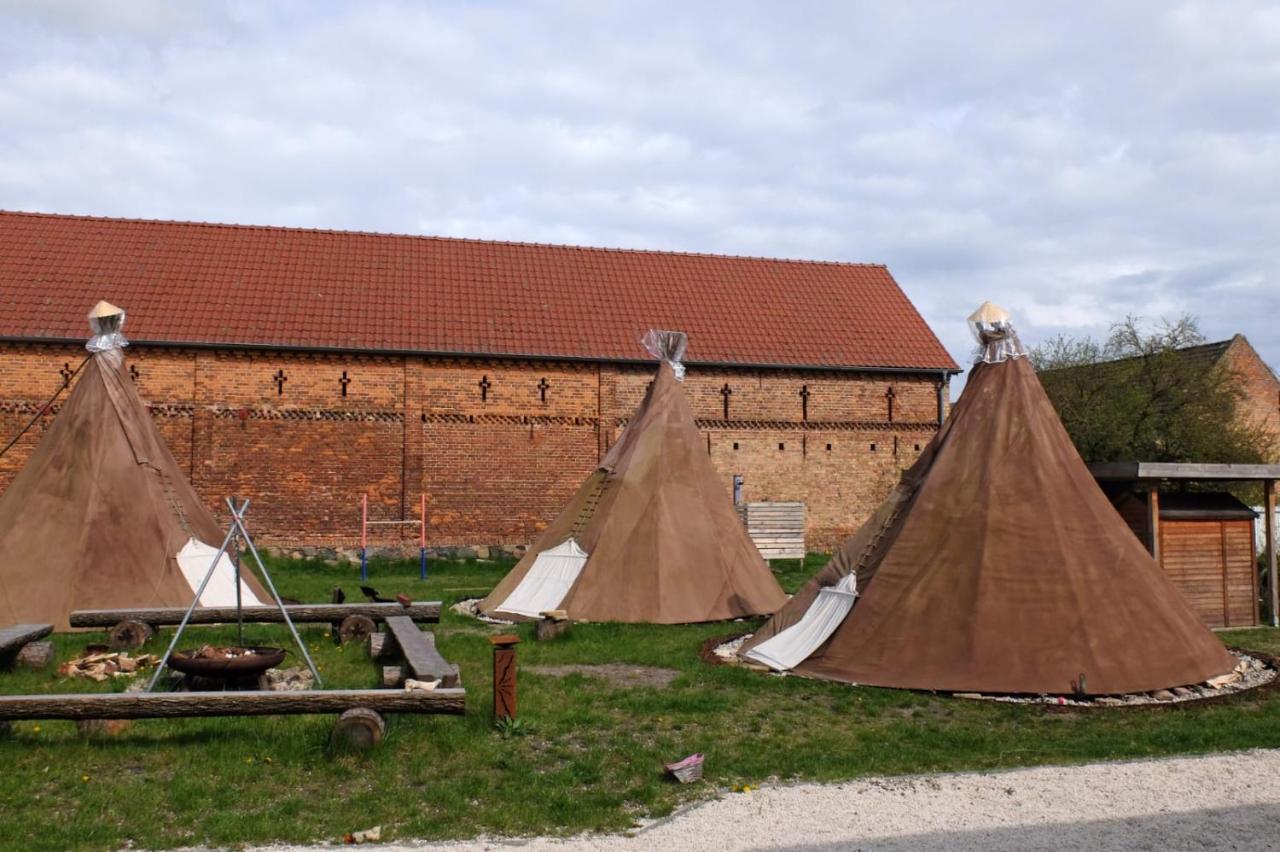 فندق Kuckunniwi Tipidorf Tauche المظهر الخارجي الصورة